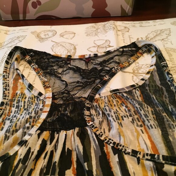 Black and Gold Lace Back Tank - Picture 12 of 12